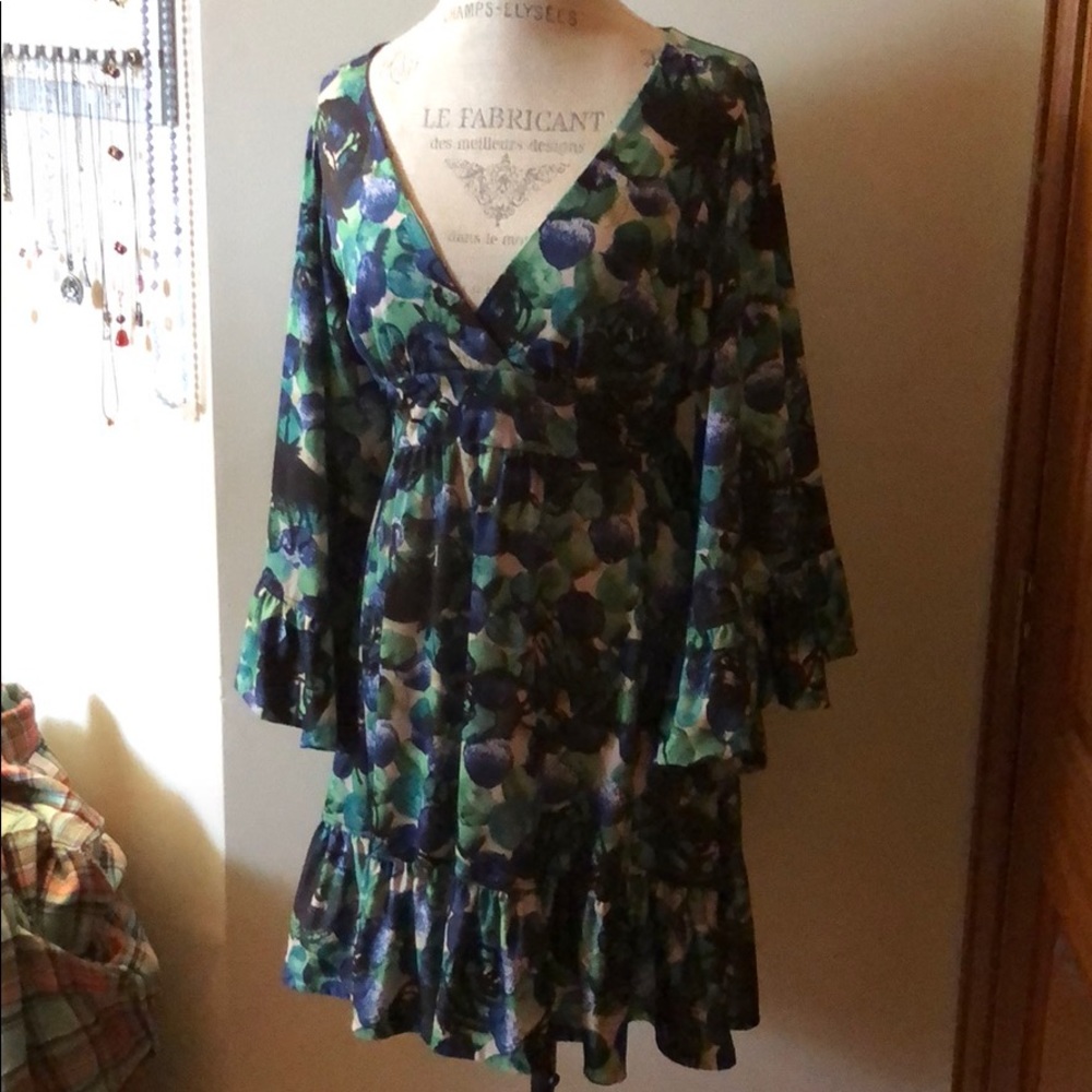 Fresh for Summer !!! Bell sleeve